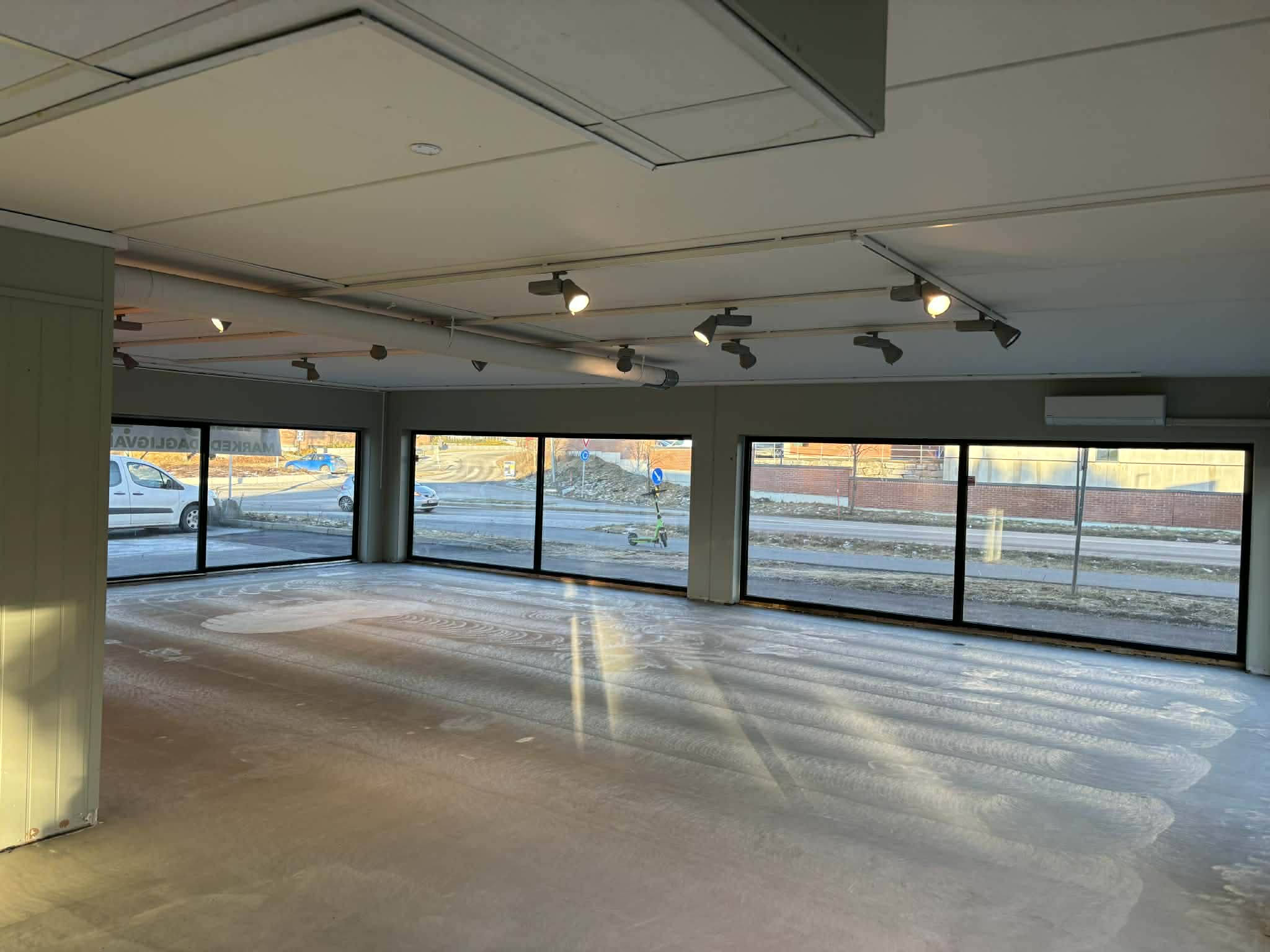 Alanya Market Lørenskog – fjerning av limrester 6